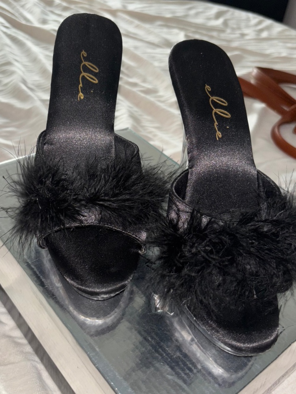 Black Pumps
